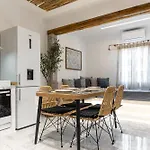 Naxian Serenity דירה