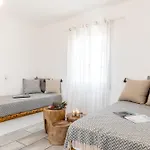 Naxian Serenity דירה *